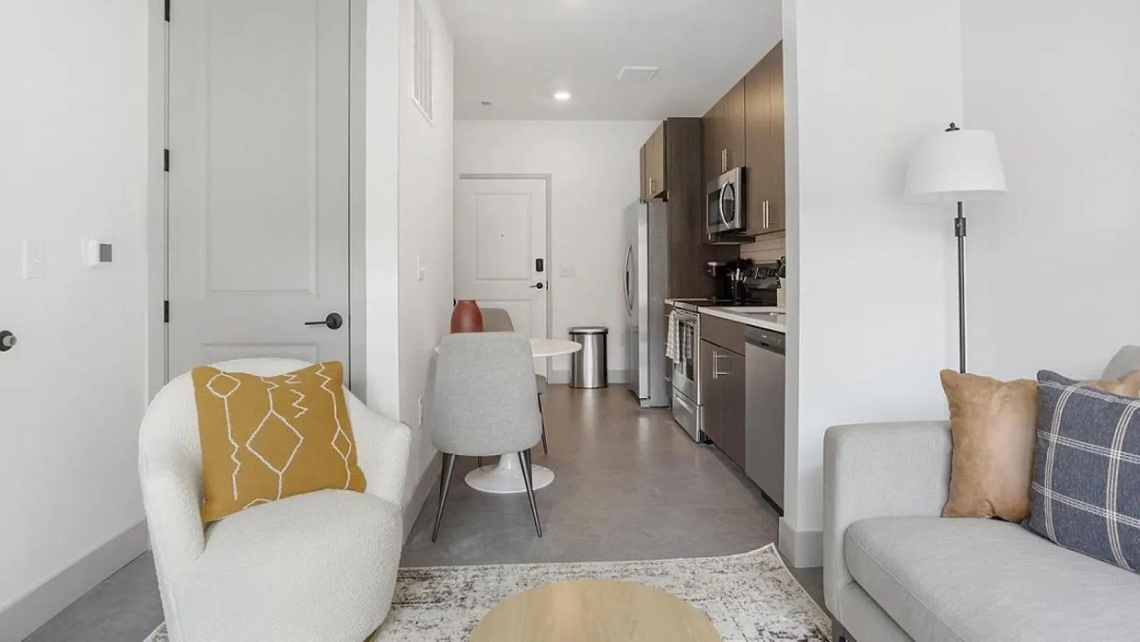 Landing Modern Apartment With Amazing Amenities リッチモンド